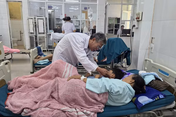 Hiện chưa ghi nhận trường hợp bệnh nhân có dấu hiệu nguy kịch.