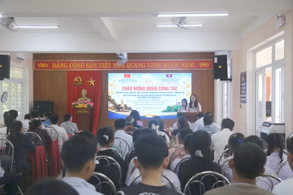 Chương trình giao lưu giữa ngành Giáo dục Quảng Trị và 4 tỉnh Nam Lào.