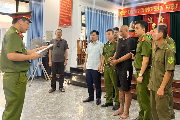 Cơ quan điều tra ra lệnh bắt khẩn cấp nghi phạm tấn công cán bộ công an.