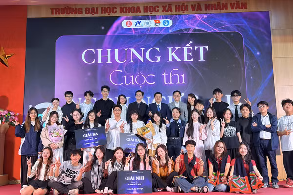 Vòng chung kết Cuộc thi “Ngôn ngữ và AI”.