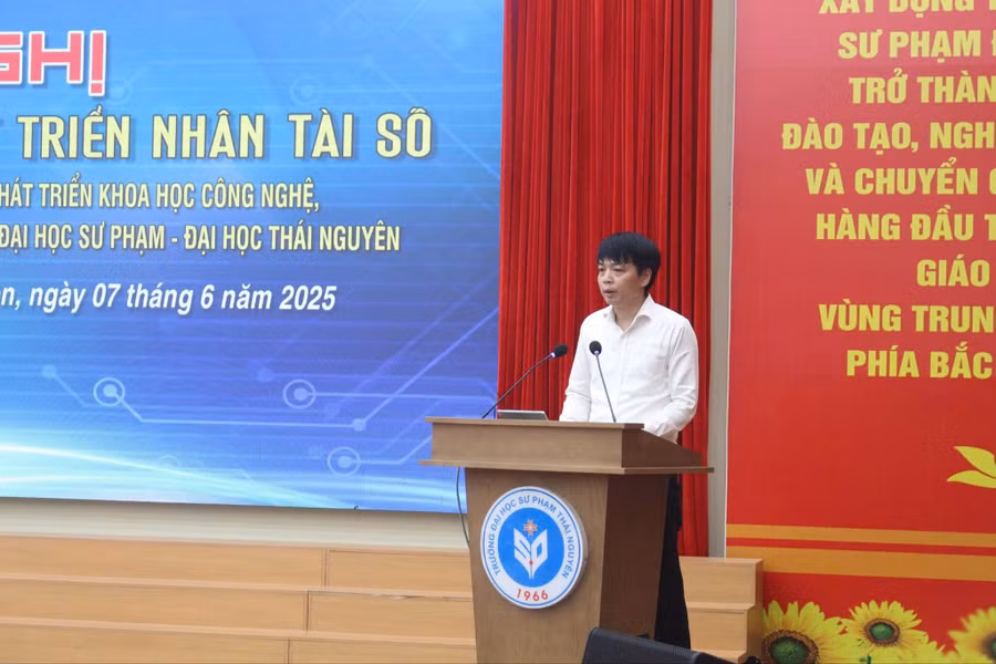 pgsts-tu-quang-tan-pho-hieu-truong-truong-dai-hoc-su-pham.jpg