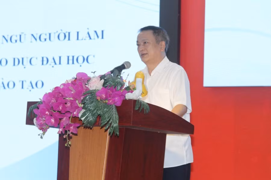 GS Phạm Hồng Quang.jpg