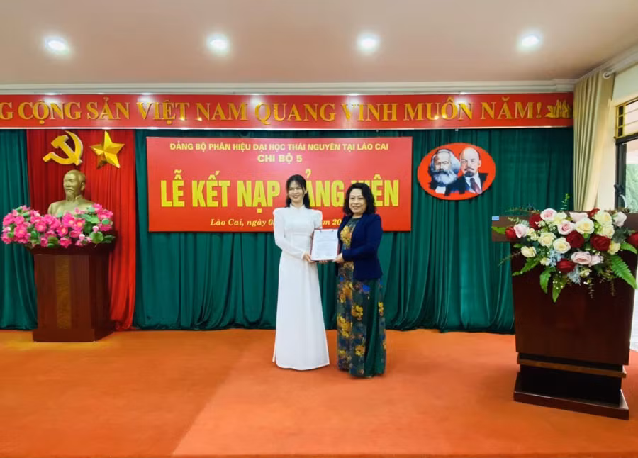 Nâng cao chất lượng công tác phát triển Đảng trong sinh viên.
