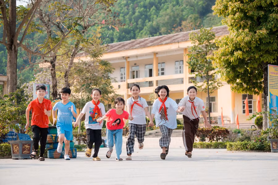 Công ty đã hợp tác cùng các sở ban ngành, hội khuyến học, và các tổ chức thiện nguyện trên địa bàn, triển khai nhiều dự án chăm sóc, bảo vệ và giáo dục trẻ em.jpg