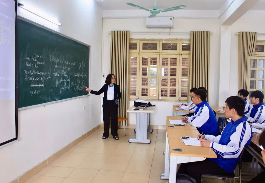 sinh-vien-dai-hoc-khoa-hoc.jpg
