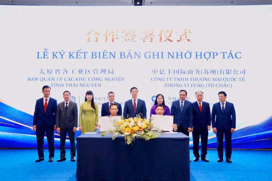 Lễ ký biên bản ghi nhớ hợp tác giữa Ban Quản lý các khu công nghiệp tỉnh Thái Nguyên và Tập đoàn Zhong Yi Feng.