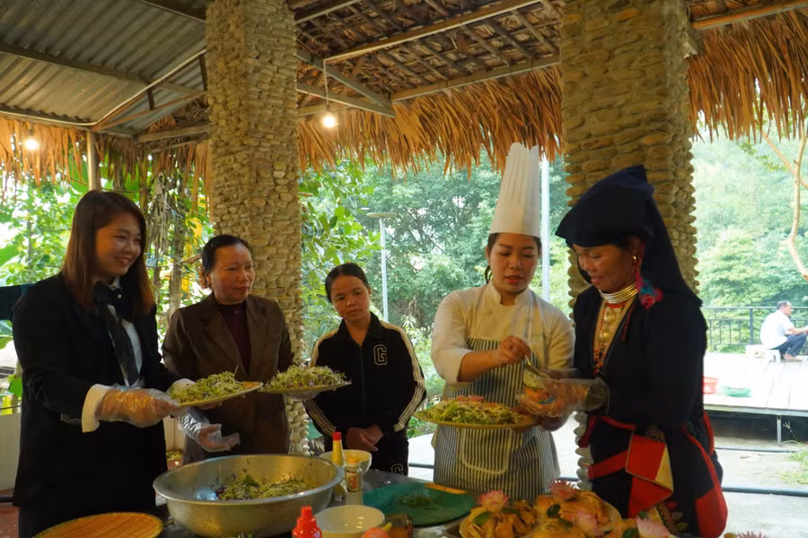 Các học viên được tham gia lớp đào tạo nghề Du lịch sinh thái.