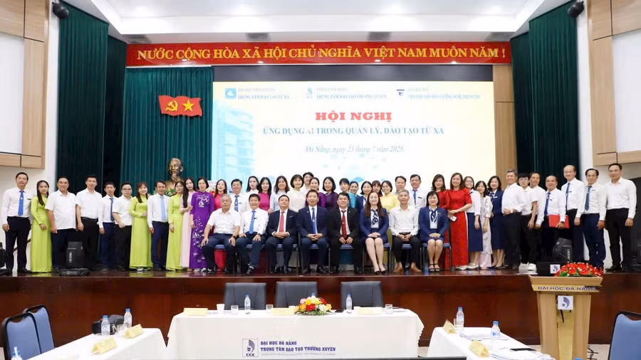 Hội nghị ứng dụng AI trong quản lý đào tạo từ xa.