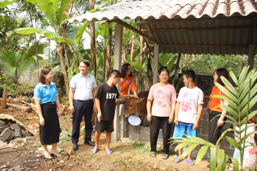 bo-giong-trao-tang-ho-tran-thi-cau-xom-khuon-2-xa-phuc-linh.jpg