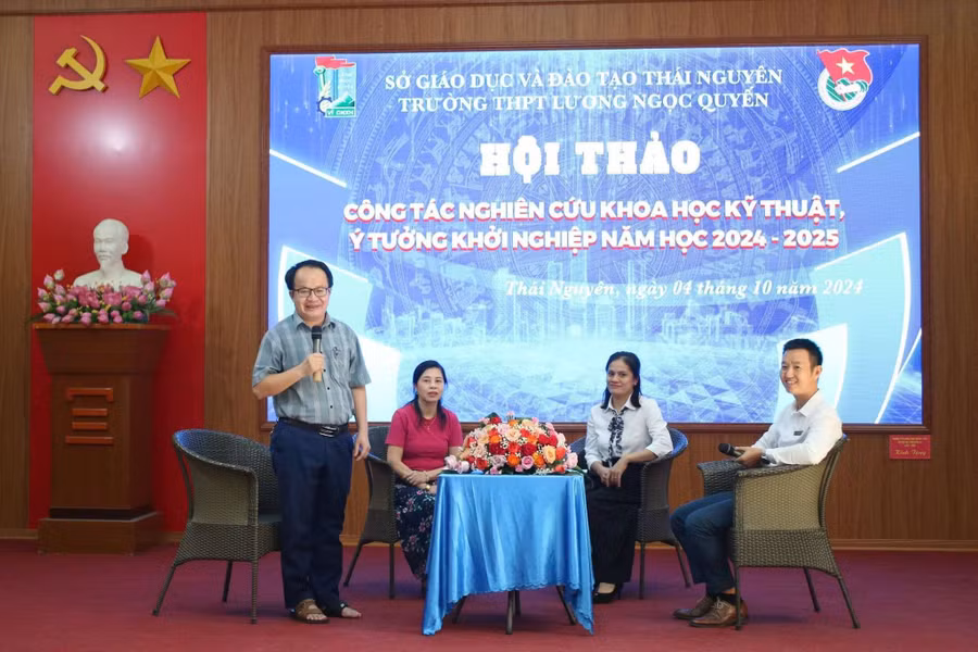 thay-nguyen-trong-tan-tai-hoi-thao-nghien-cuu-khoa-hoc-ky-thuat-huong-nghiep-nam-hoc-2024-2025.jpg