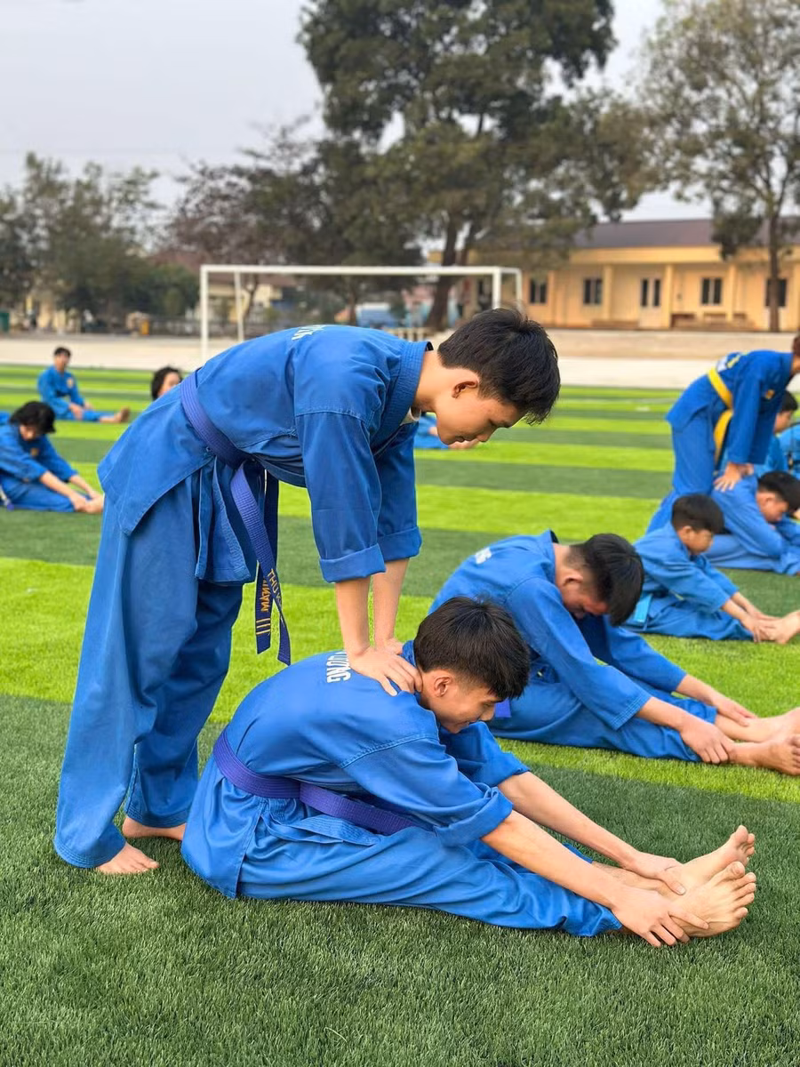 hoc-sinh-truong-thpt-phu-luong-tap-luyen-vo-co-truyen.jpg