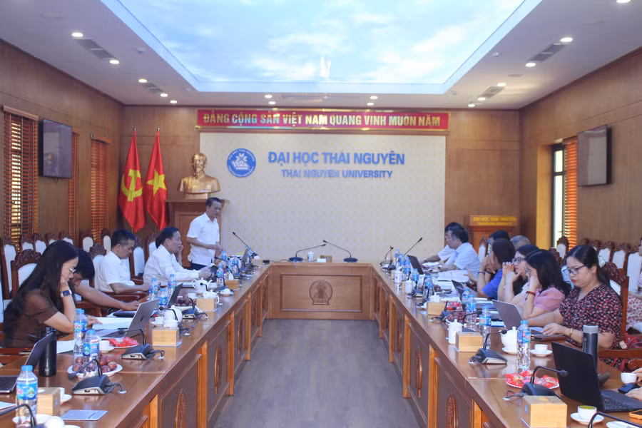 Các đại biểu trao đổi ý kiến tại Hội thảo.