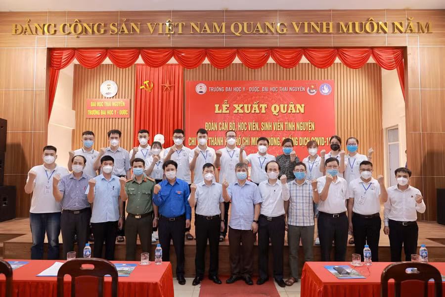 le-xuat-quan-tham-gia-chong-dich-covid-19.jpg