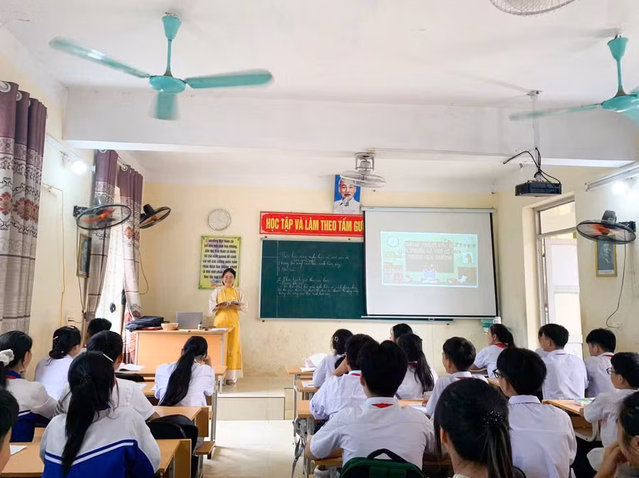 Cô Cao Thị Thu Hằng giáo viên Trường THCS Hà Lộc (Phú Thọ) chia sẻ về phòng chống tác hại của thuốc lá.