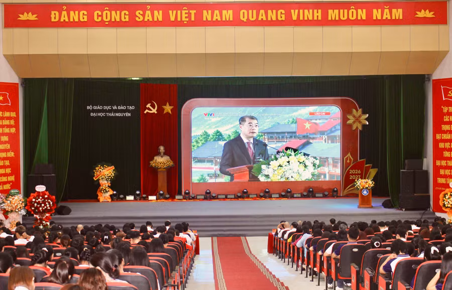 Các đại biểu tham gia Lễ khai giảng trực tuyến.