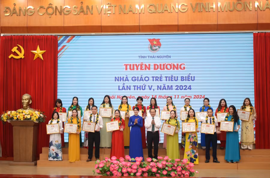 Thái Nguyên tuyên dương 42 nhà giáo trẻ tiêu biểu.