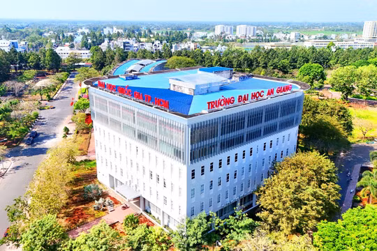Trường Đại học An Giang - Đại học Quốc gia TPHCM.