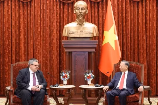 Tổng Bí thư, Chủ tịch nước Tô Lâm trả lời phỏng vấn của Hãng thông tấn TASS (LB Nga). Ảnh: Thống Nhất/TTXVN
