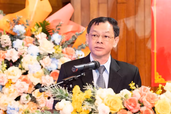 PGS.TS.BS Nguyễn Tri Thức - Thứ trưởng Bộ Y tế phát biểu chỉ đạo.