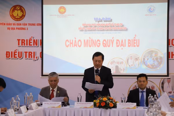 Đại biểu dự tọa đàm "Triển khai thực hiện Nghị quyết 72-NQ/TW: Điều trị, chăm sóc và nâng cao sức khỏe nhân dân".