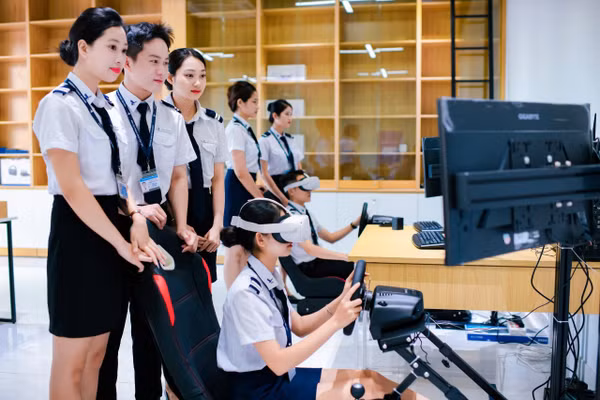 Từ phòng mô phỏng đến doanh nghiệp, VAA giúp sinh viên rút ngắn khoảng cách giữa giảng đường và nghề nghiệp.