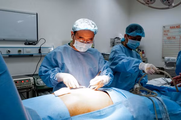 Ca phẫu thuật kéo dài 5 tiếng. (Ảnh: BVCC)