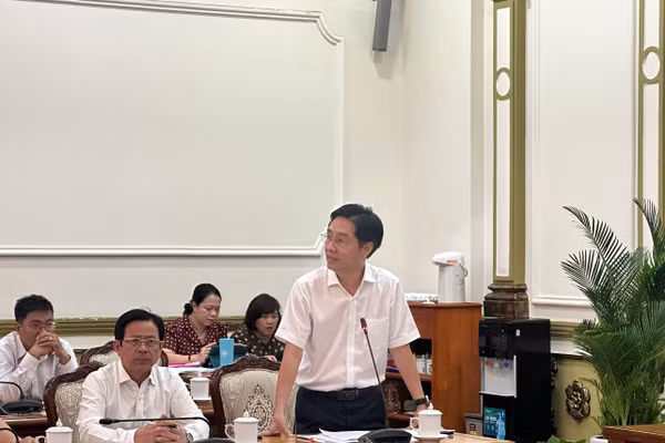 GS.TS Trần Diệp Tuấn – Hiệu trưởng Trường Đại học Y Dược TPHCM, phát biểu tham luận. 