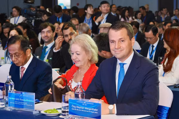 Đại biểu tham dự sự kiện.