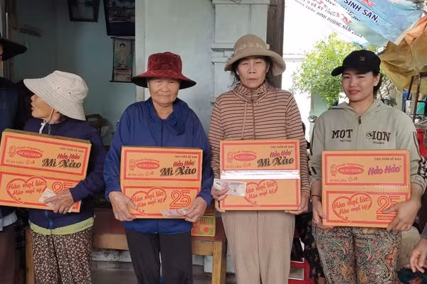 Sản phẩm đến với bà con vùng lũ Đắk Lắk.
