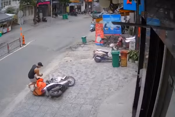 Hiện trường vụ việc được camera quay lại.