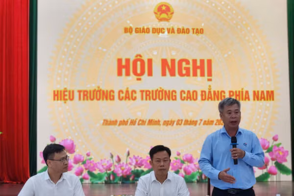 Phiên thảo luận tại Hội nghị Hiệu trưởng các trường cao đẳng phía Nam. 