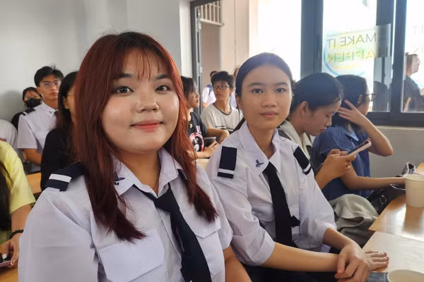 Em Quách Lai Kim, tân sinh viên Quản trị Ẩm thực, khoa Du lịch và Dịch vụ hàng không.