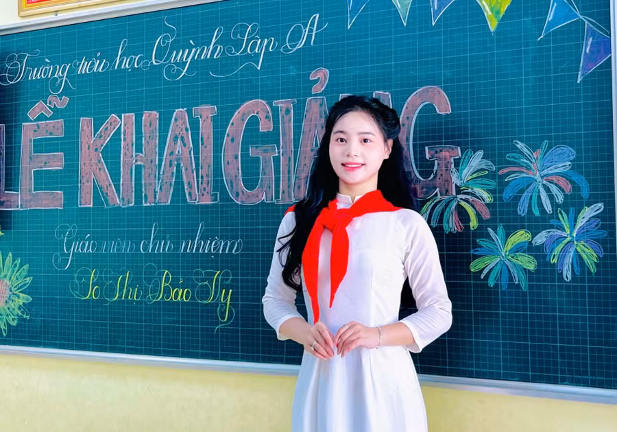 Cô Lo Thị Bảo Vy, giáo viên Trường Tiểu học Quỳnh Lập A (phường Tân Mai, Nghệ An) là người đầu tiên của dân tộc Ơ Đu ứng cử ĐBQH.
