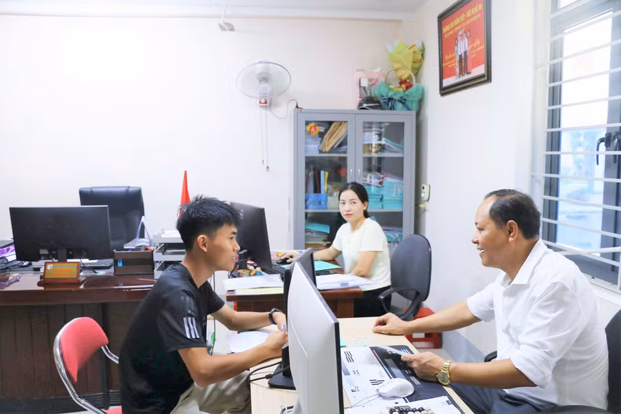 hoc-sinh-chon-hoc-nghe-2.jpg