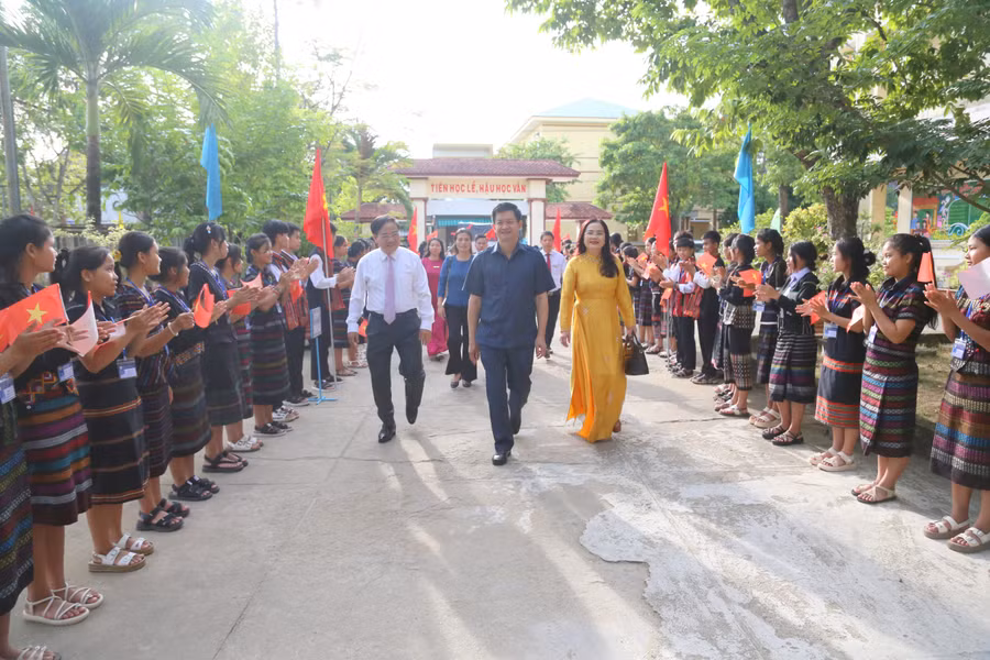 khai giang-1.JPG