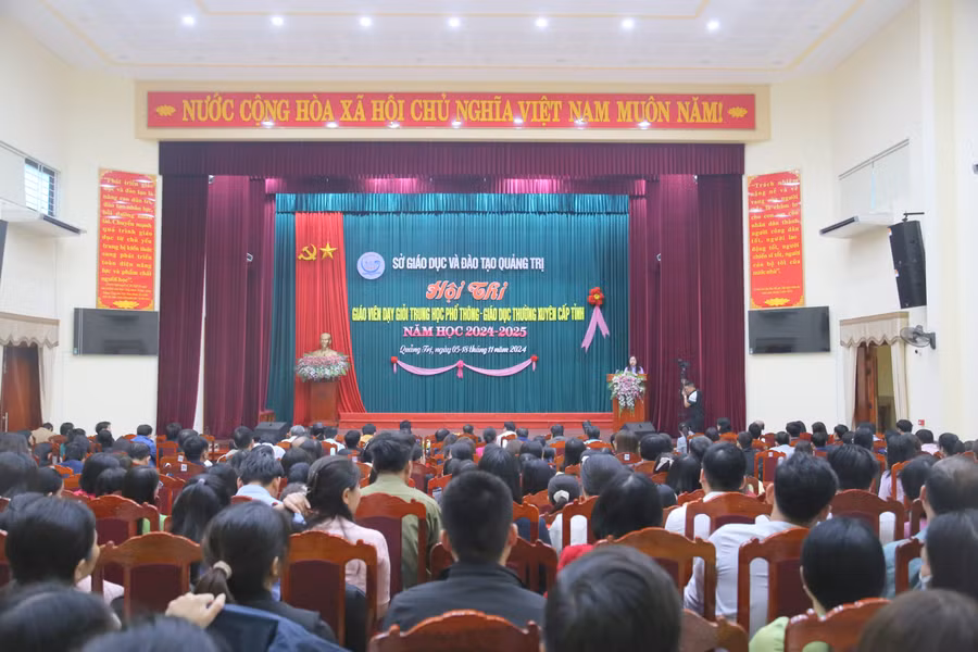 Hơn 230 nhà giáo Quảng Trị thi giáo viên dạy giỏi.