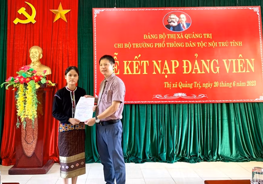 dang-vie-ho-thi-tham-2.jpg