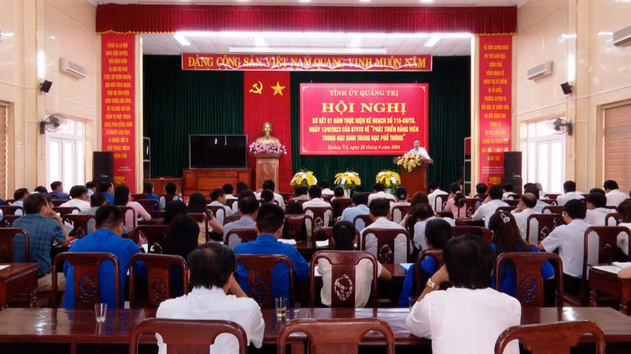 Hoi-nghi-dang-vien-1.jpg