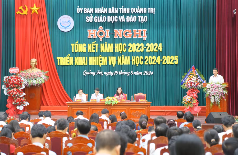 Hoi-nghi-tong-ket-4.JPG