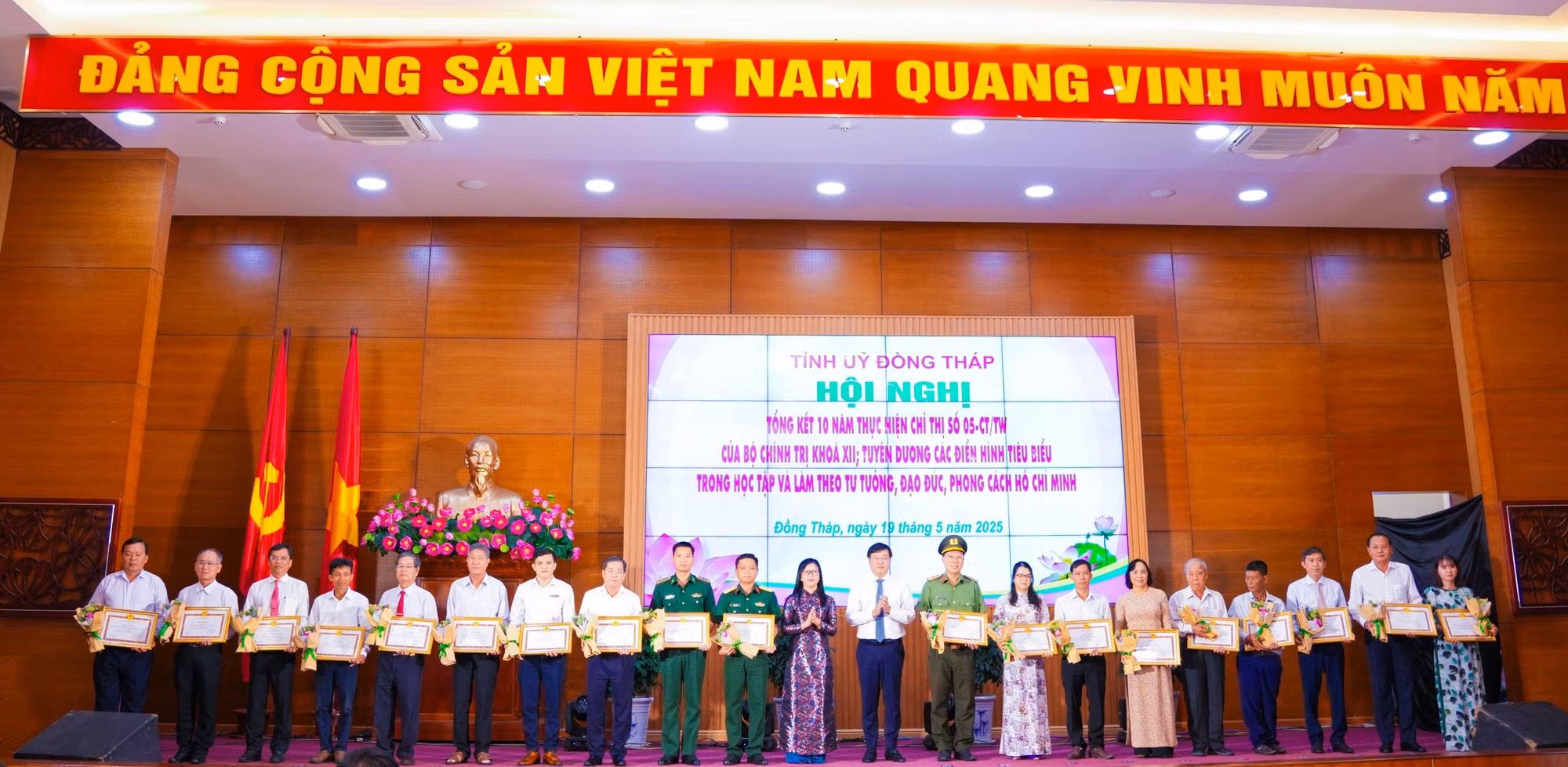 anh-10-1.jpg
