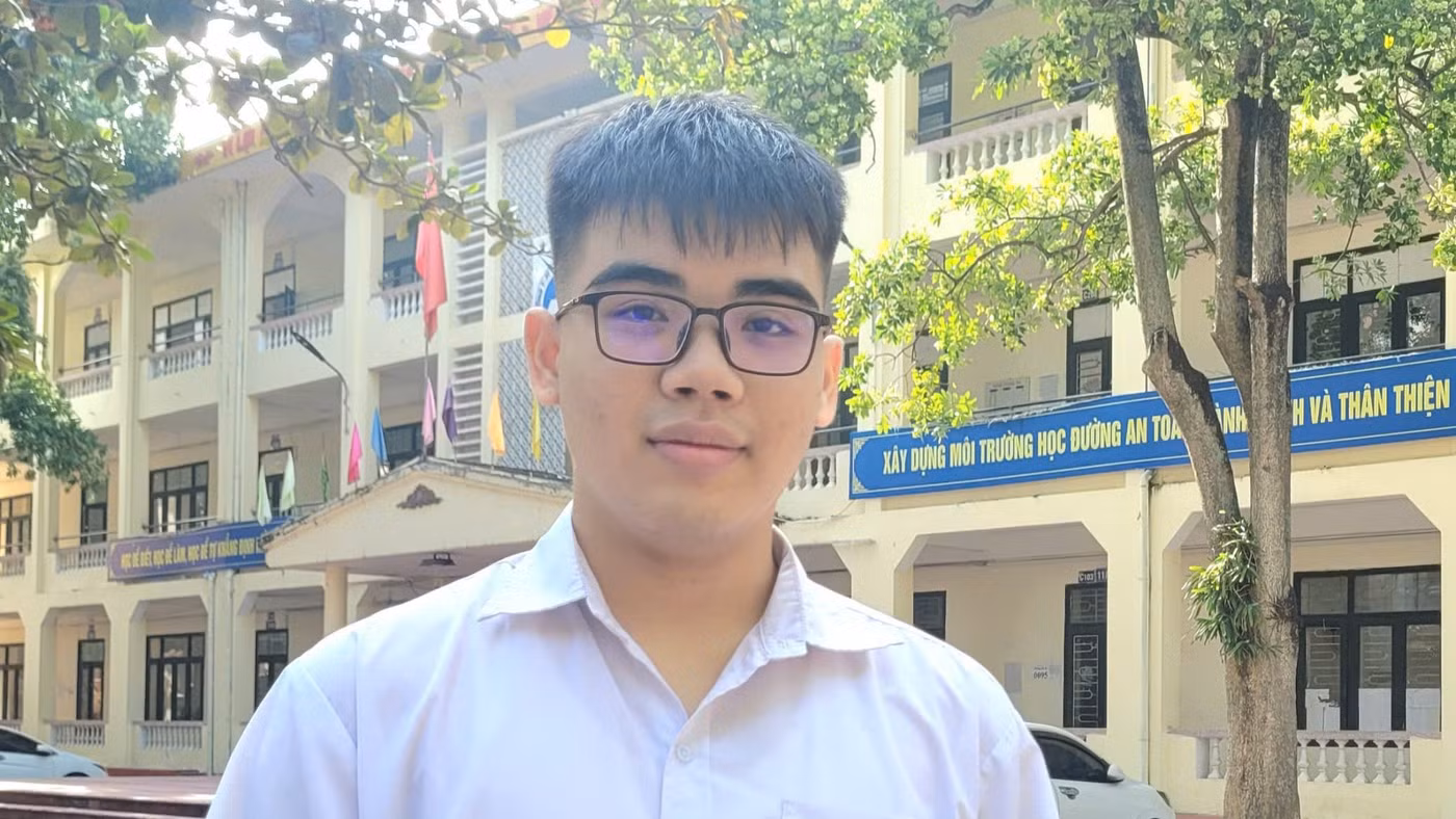 Phạm Trần Tuấn Phong, học sinh lớp 12 Trường THPT Thái Thuận.