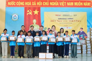 ‘Kết nối yêu thương’ đến với học sinh vùng khó Chơ Long