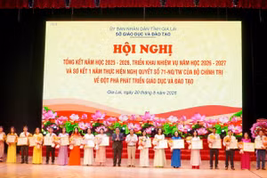 Cá nhân hoàn thành xuất sắc nhiệm vụ nhận Bằng khen của Chủ tịch UBND tỉnh Gia Lai.