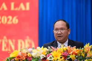 Ông Rah Lan Chung phát biểu nhận nhiệm vụ Chủ tịch UBND tỉnh Gia Lai.