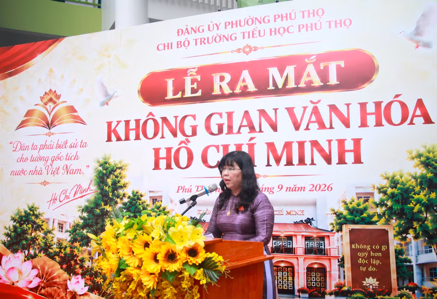 Bà Nguyễn Thị Kim Hương phát biểu tại buổi lễ. khong-gian-van-hoa-ho-chi-minh-2.jpg