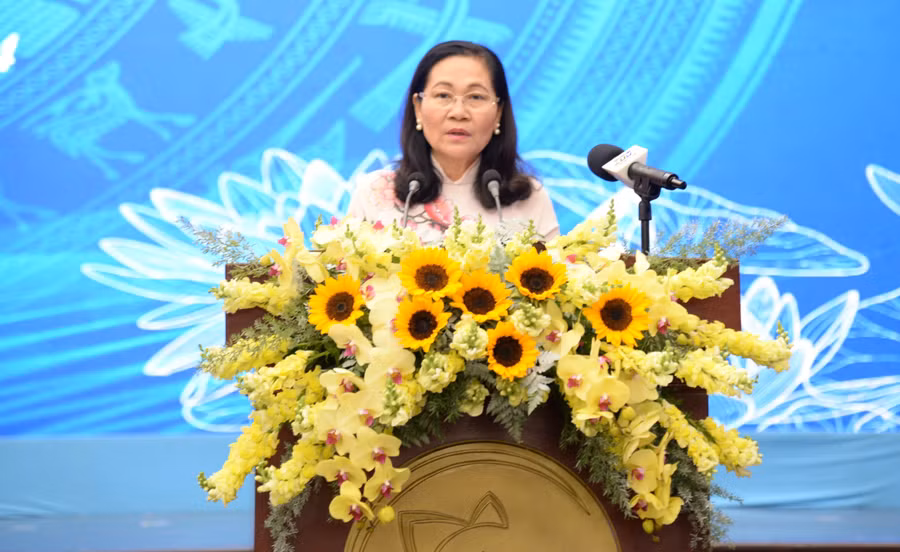 trao-giai-thuong-vo-truong-toan.jpg