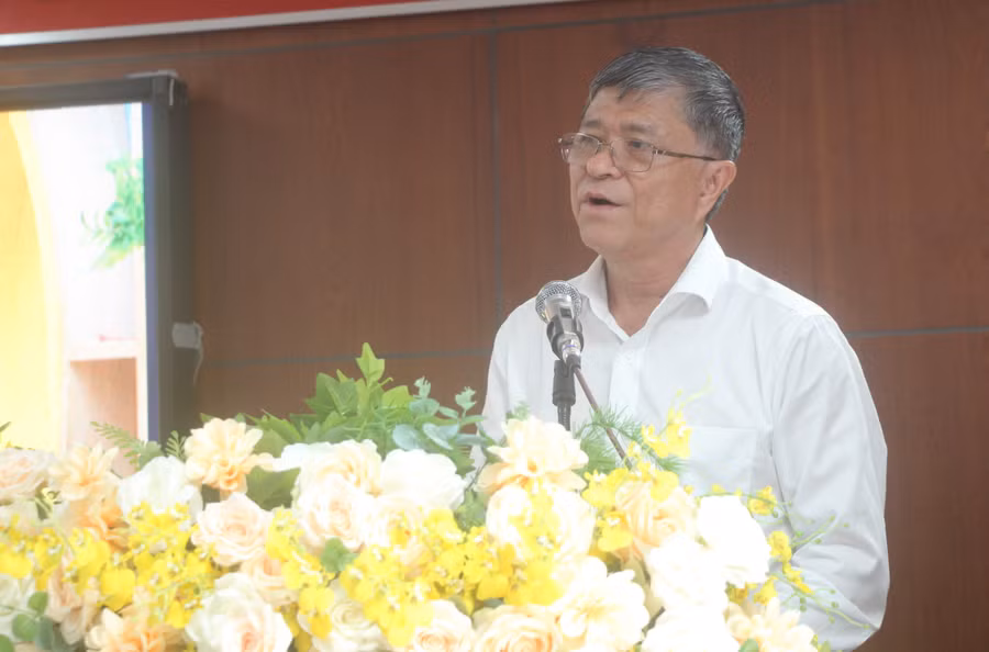 Ông Nguyễn Văn Hiếu, Giám đốc Sở GD&amp;ĐT TPHCM phát biểu tại hội thảo.
