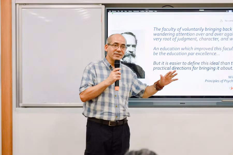 tap-huan-truong-dai-hoc-su-pham-tphcm-1.jpg