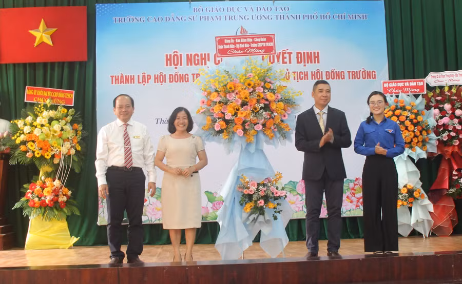 thanh-lap-hoi-dong-truong-cao-dang-su-pham-trung-uong-tphcm-4.jpg