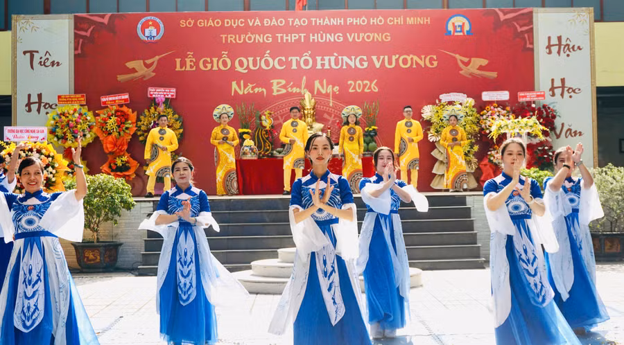 Trường THPT Hùng Vương long trọng tổ chức Lễ giỗ Quốc Tổ Hùng Vương.
